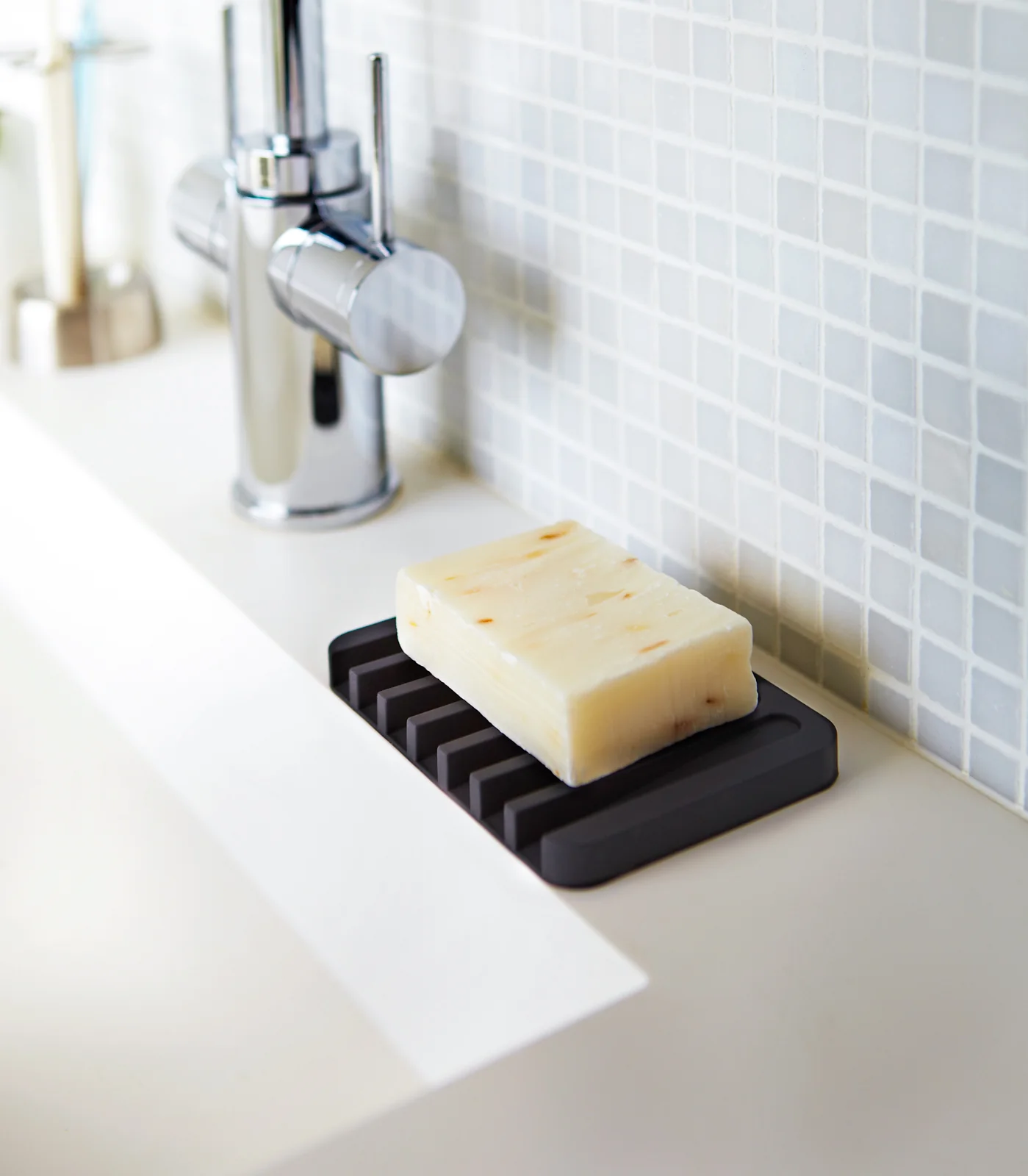Self-Draining Soap Tray - Silicone - Image 5