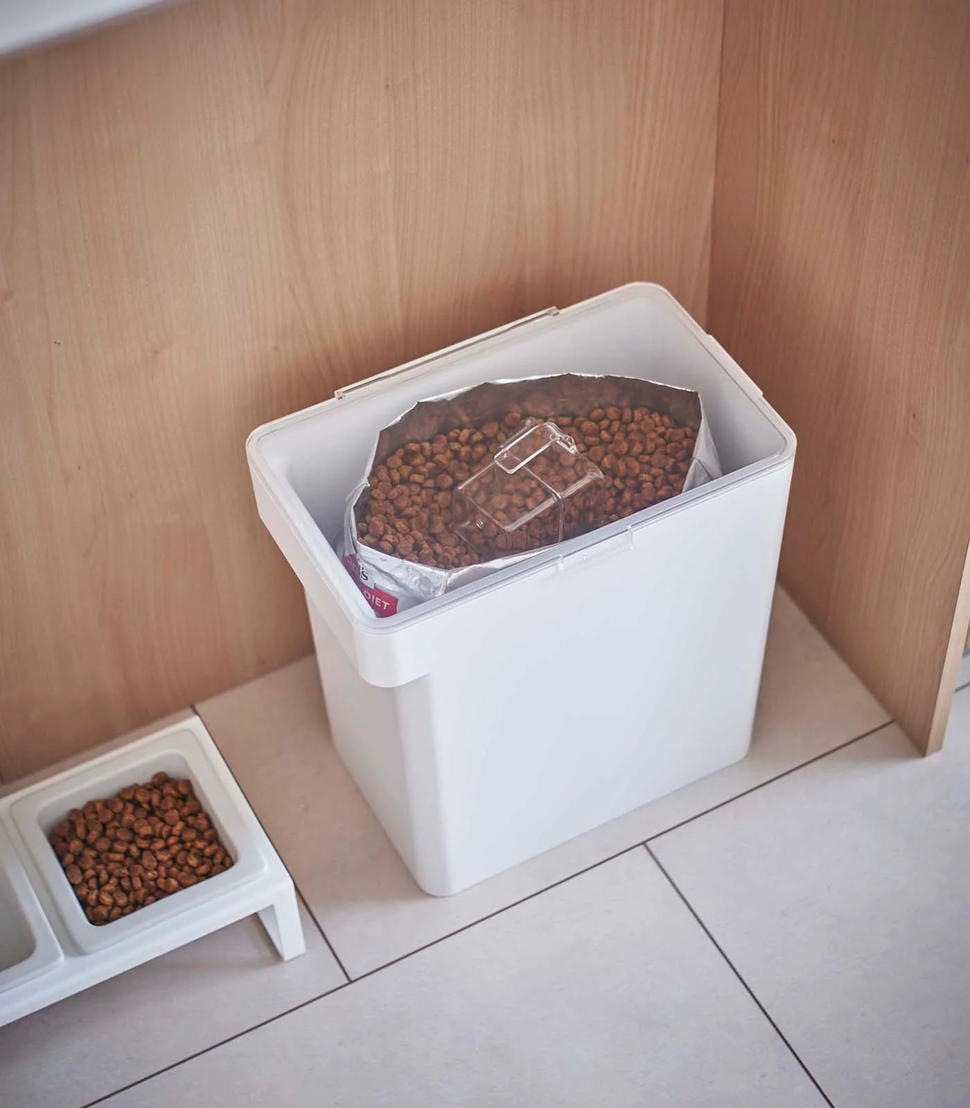 Airtight Pet Food Container - Three Sizes - Image 16