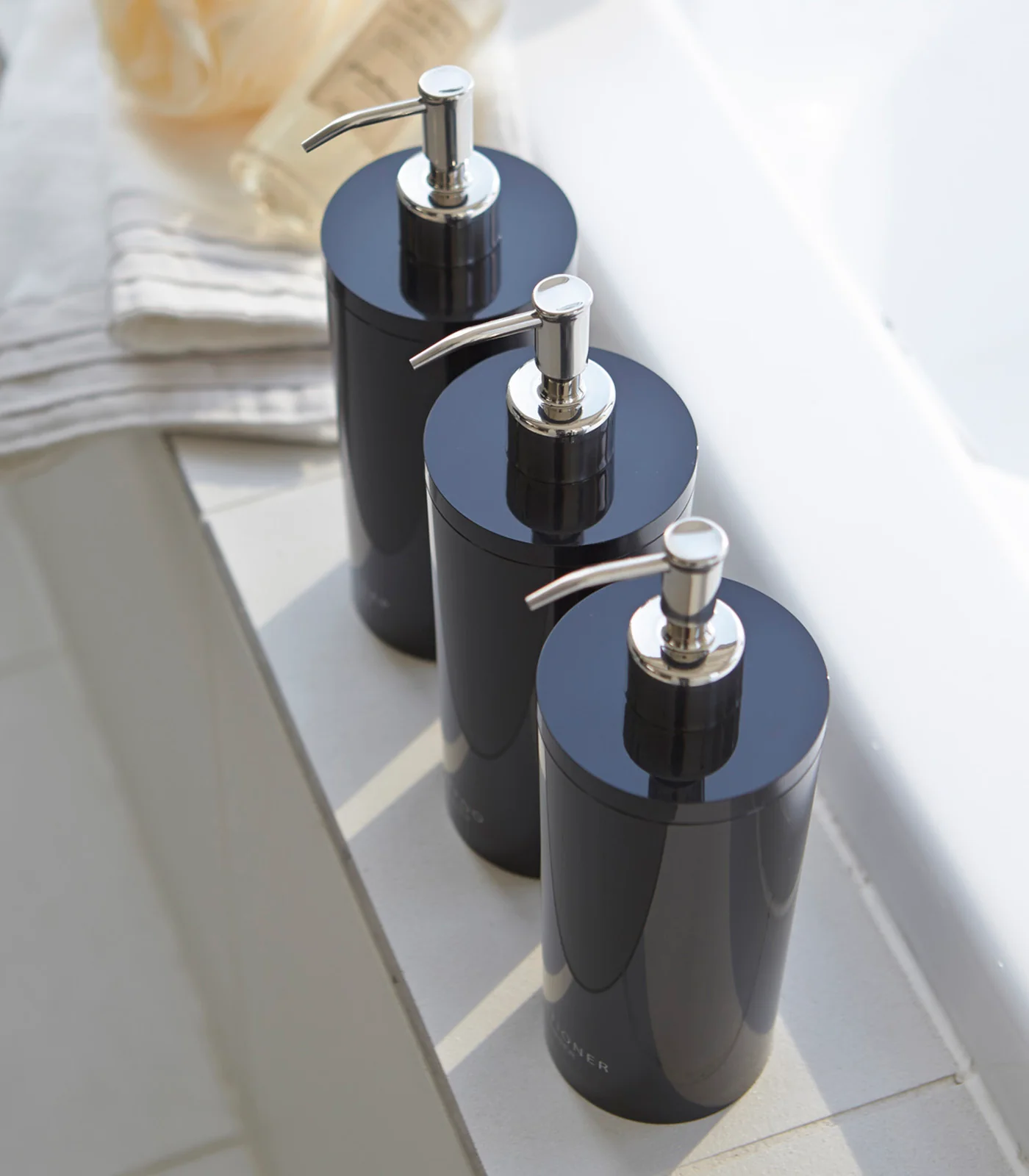 Round Dispenser Bundle - Shampoo, Conditioner, and Body Soap - Image 13