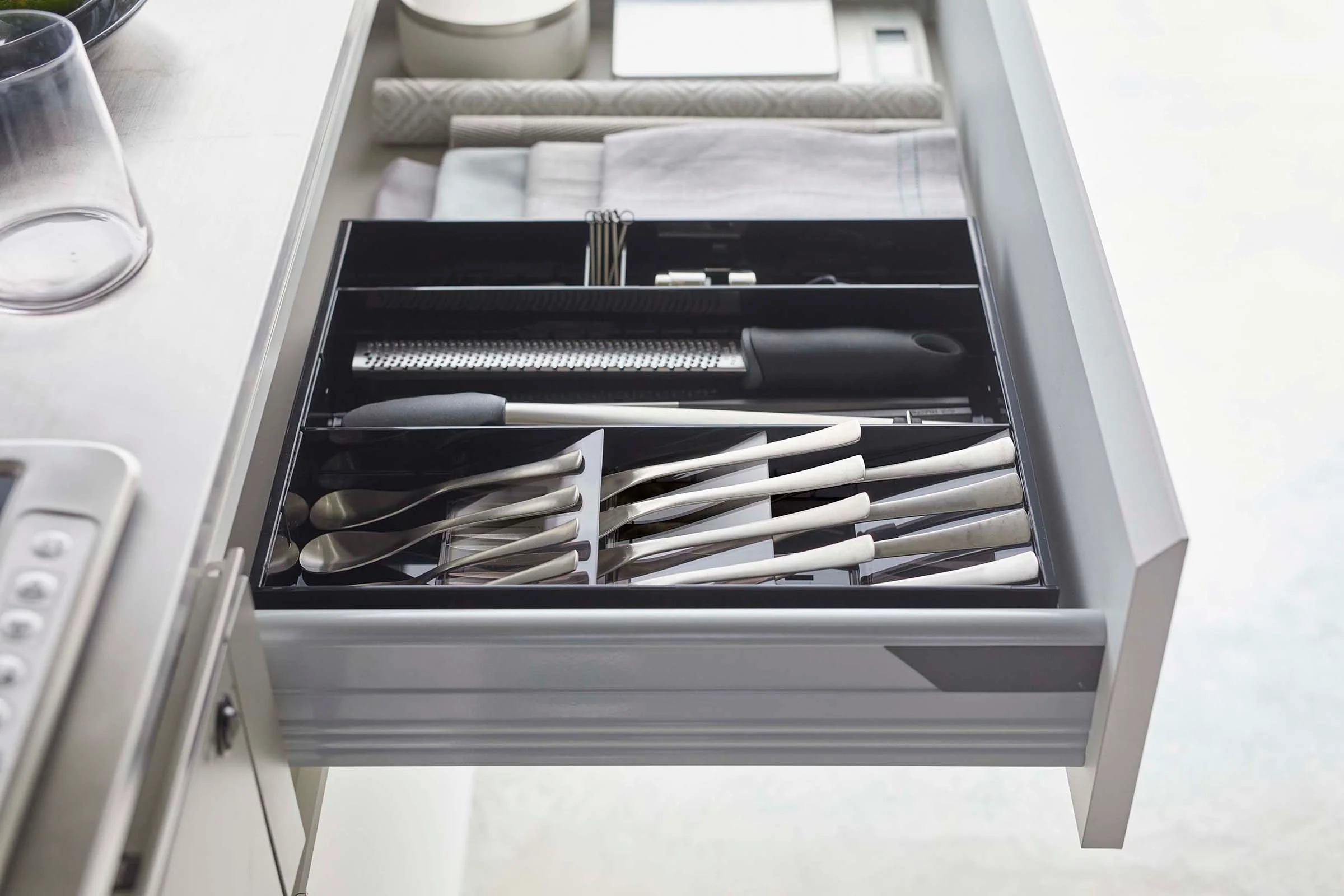 Expandable Cutlery Organizer - Large - Image 8