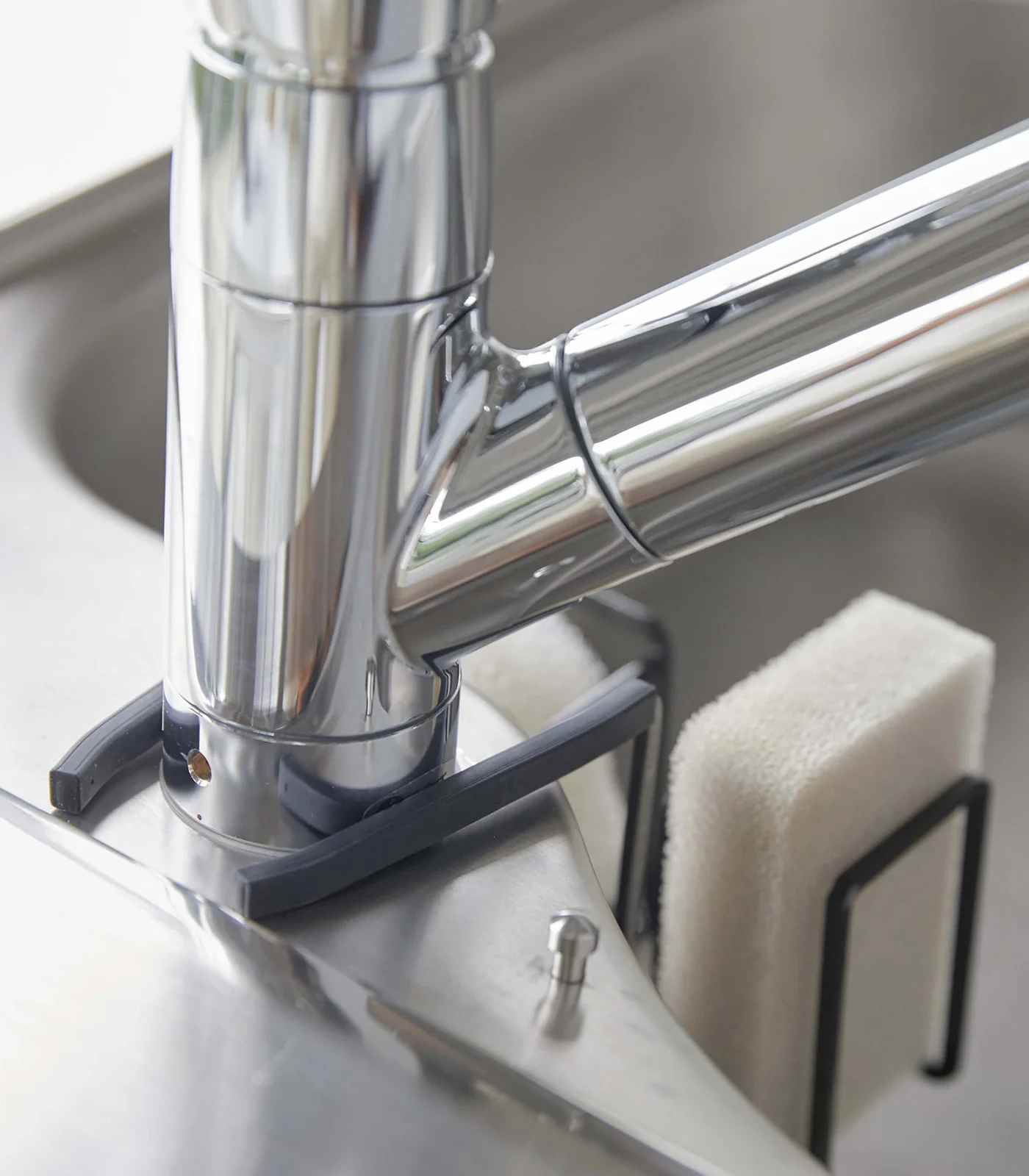 Faucet-Hanging Sponge & Brush Holder - Steel - Image 13