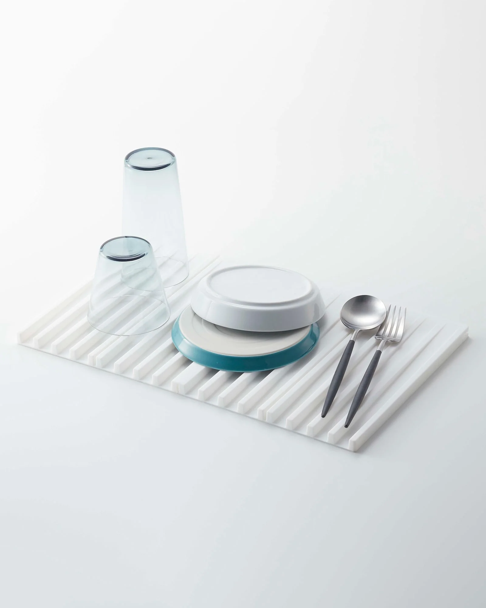 Folding Dish Drainer Mat & Trivet - Silicone - Image 12