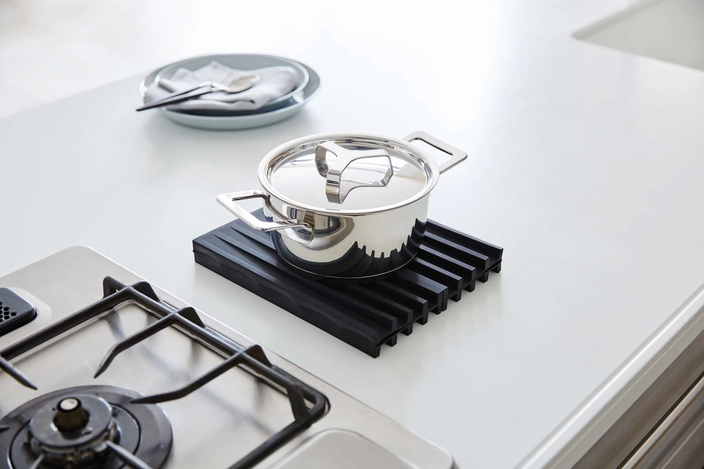 Folding Dish Drainer Mat & Trivet - Silicone - Image 8
