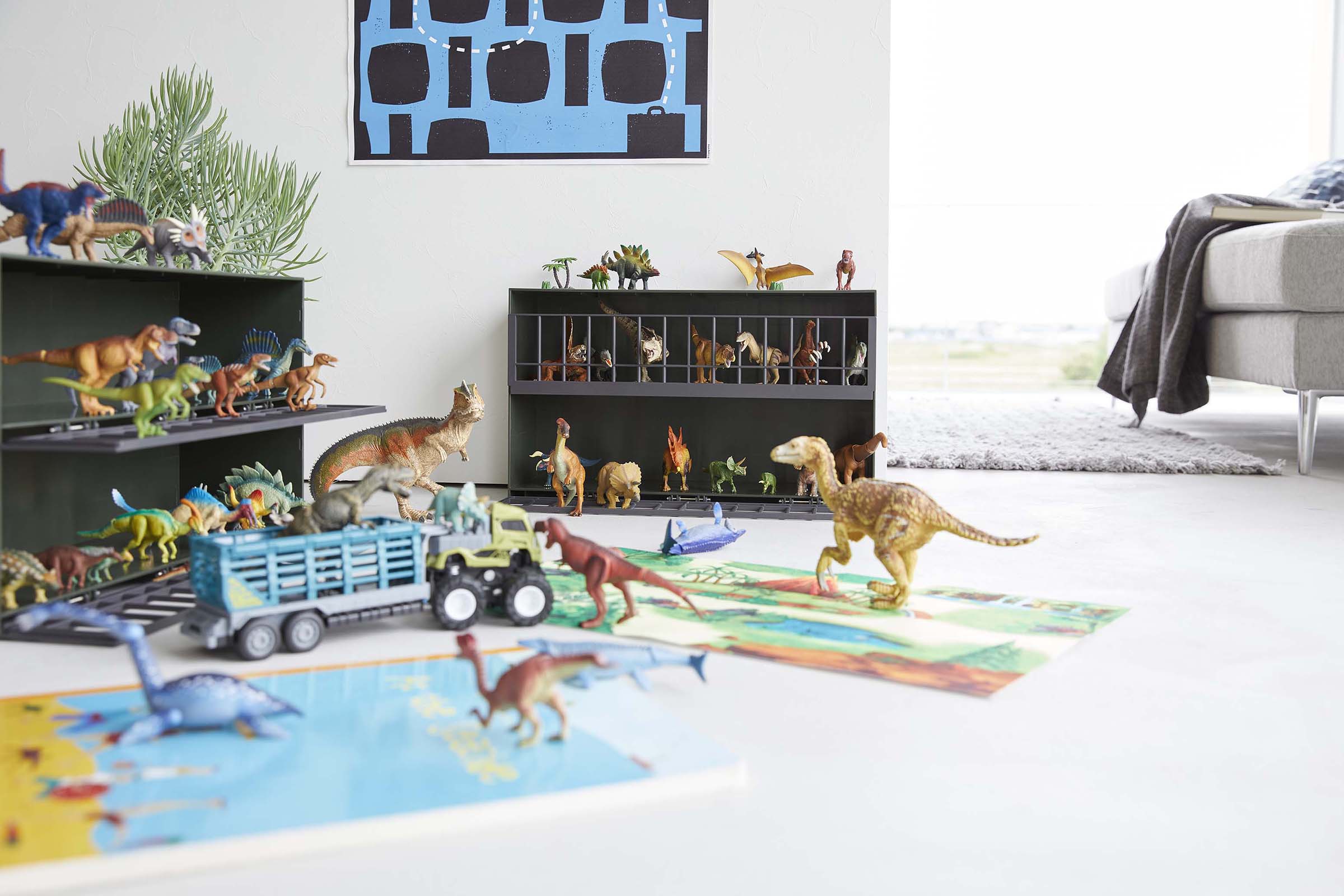 Toy Display Case - Image 15