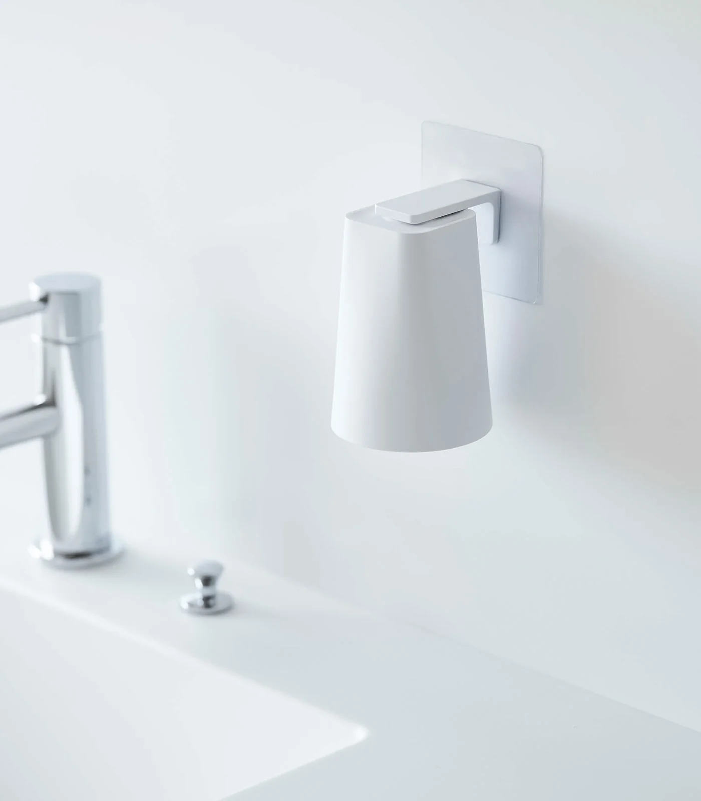 Traceless Adhesive Magnetic Cup - Image 3