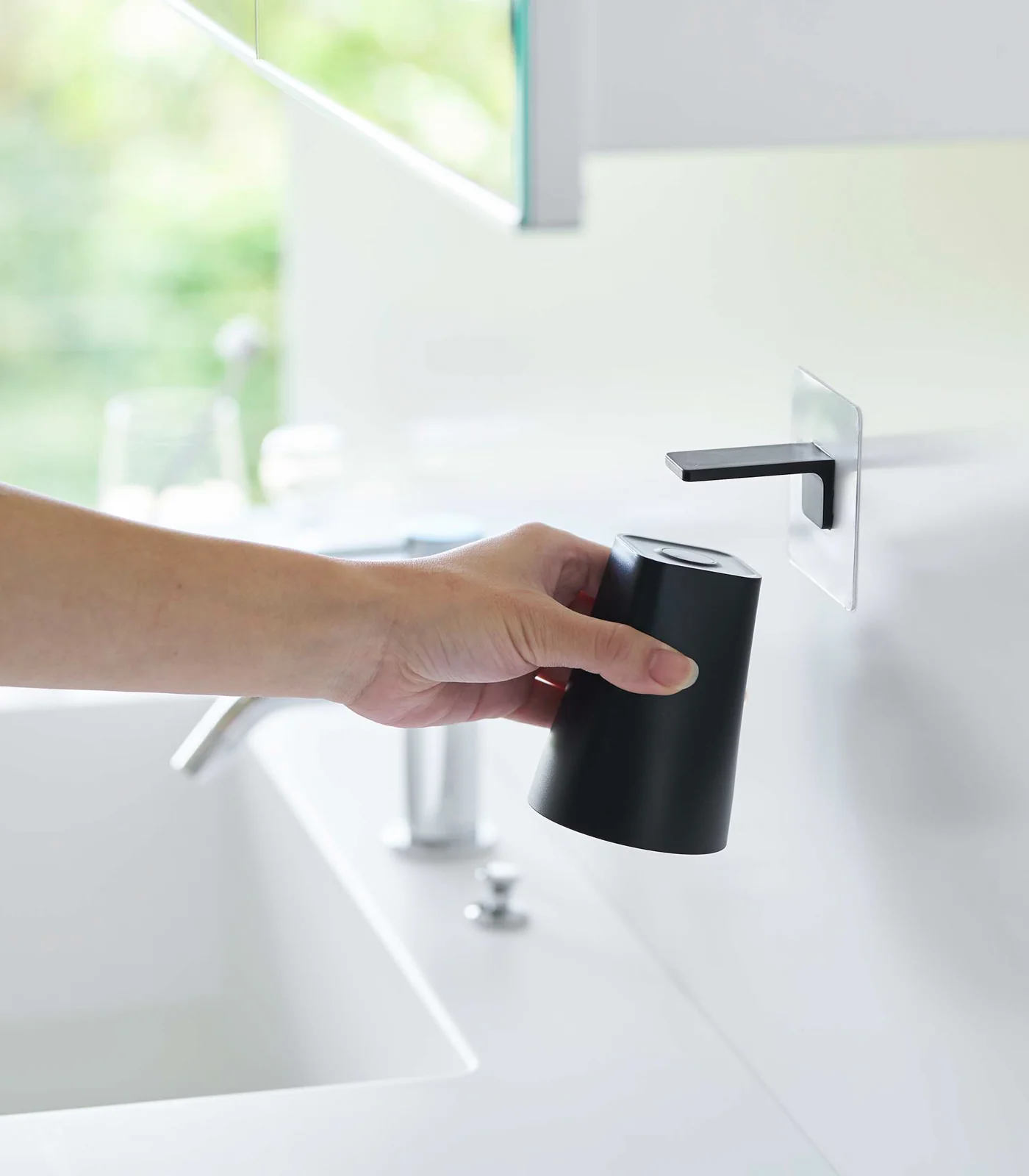 Traceless Adhesive Magnetic Cup - Image 6